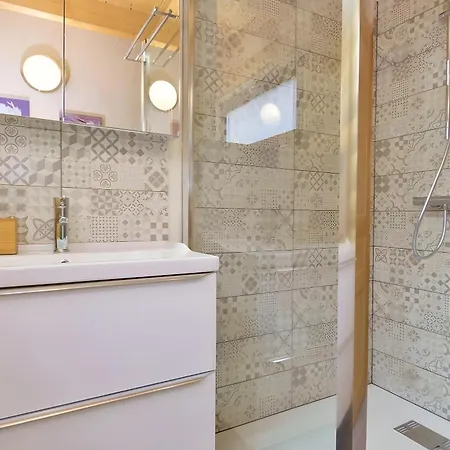 Charming 3 Etoiles - 10 Pers Holiday home Courchevel